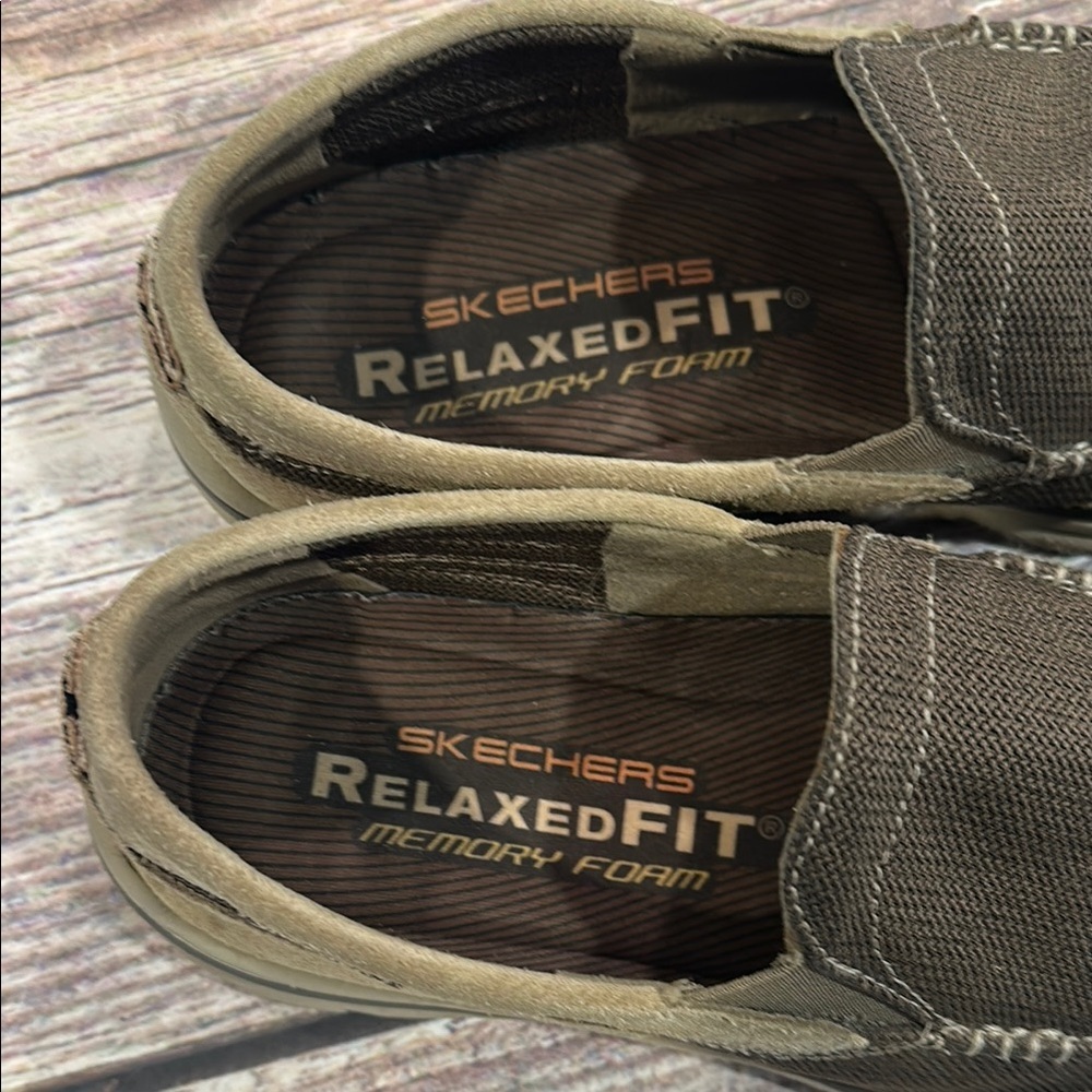 Skechers Brown Sz 10 Relaxed Fit Slip-On Comfort Walking Shoe - Picture 2 of 7